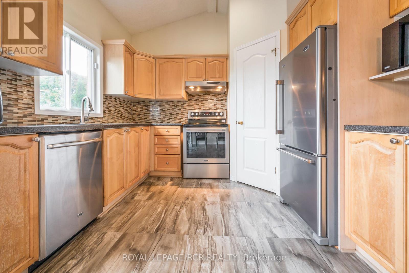 71 Hunter Road, Orangeville, Ontario  L9W 5C5 - Photo 11 - W12327023