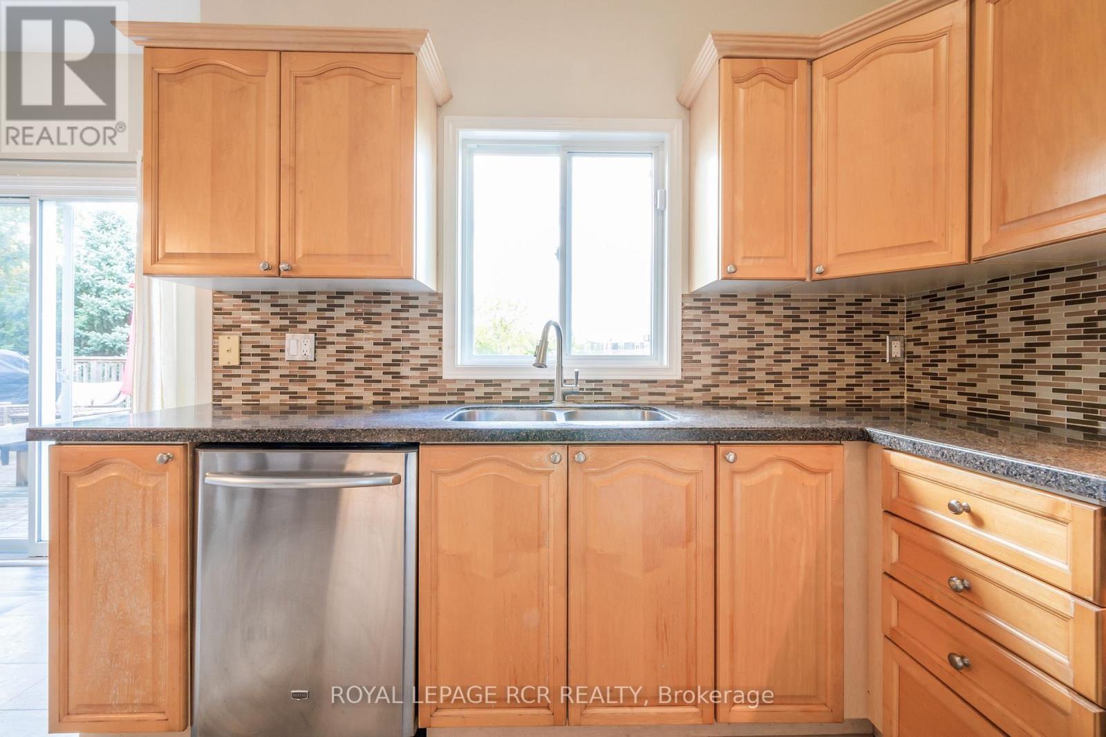 71 Hunter Road, Orangeville, Ontario  L9W 5C5 - Photo 12 - W12327023