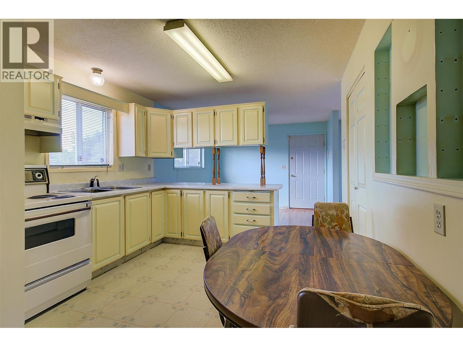 1220 Ladner Road Kelowna Photo 11