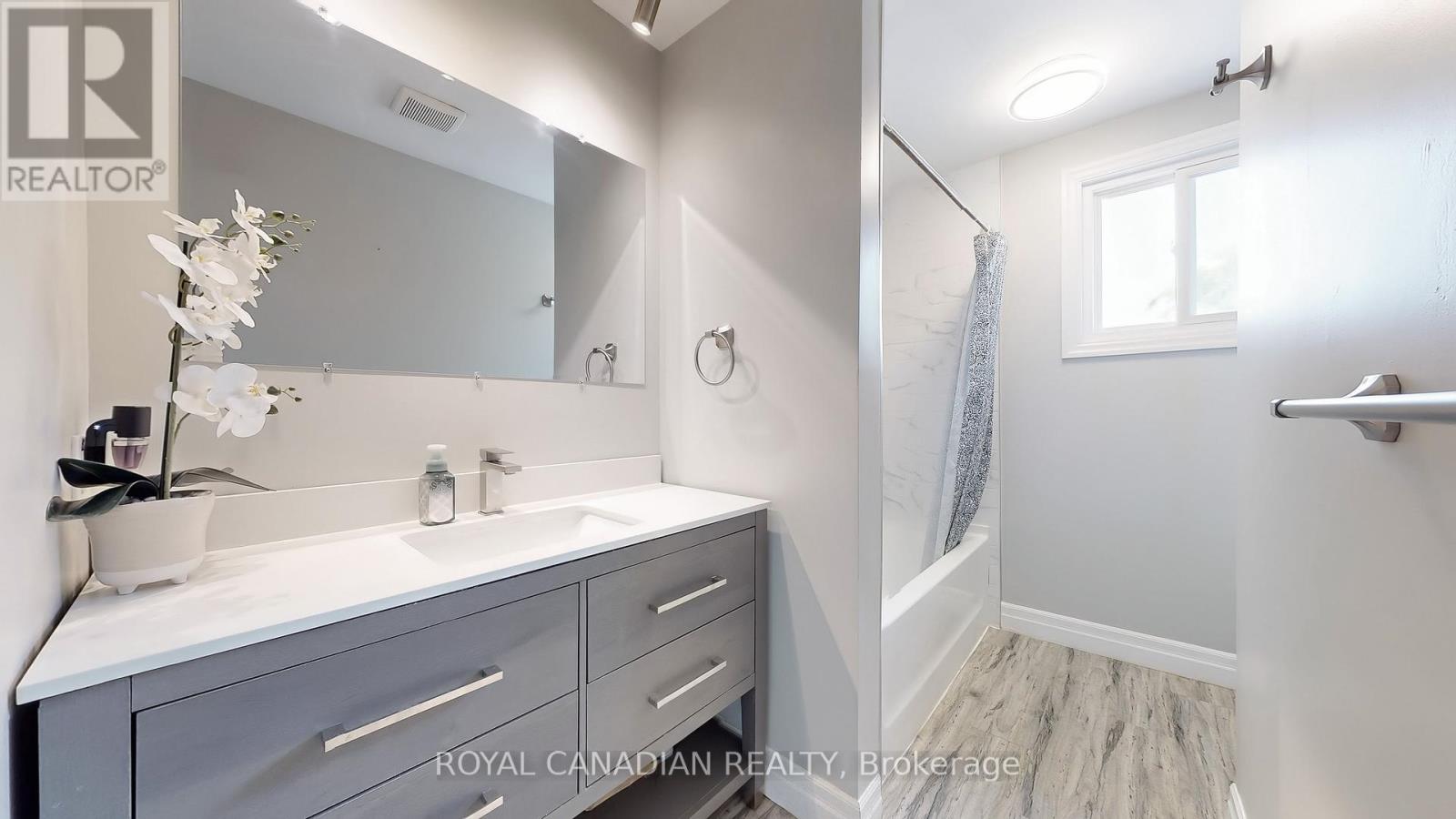 119 - 100 Quigley Road, Hamilton, Ontario  L8K 6J1 - Photo 19 - X12327219