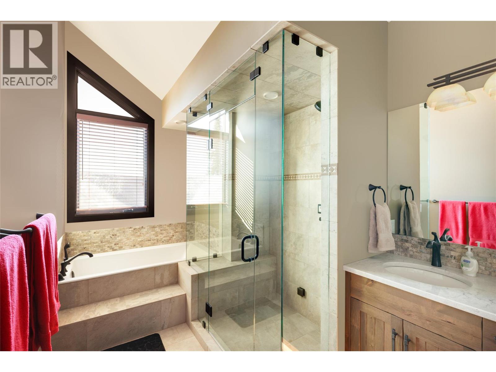 310 Moonshine Crescent Unit# Lot 13 Big White Photo 8