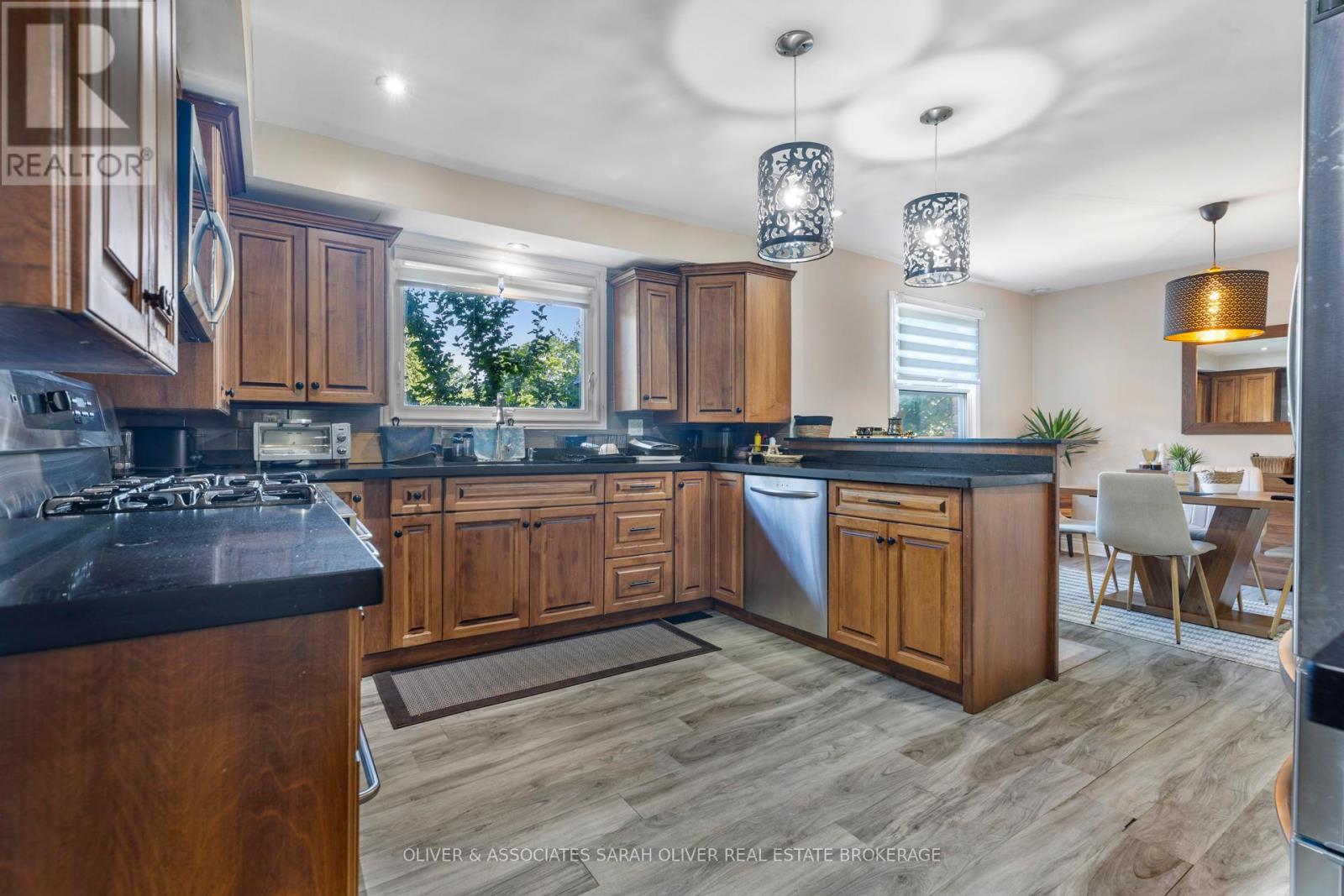 55 Wentworth Court, London South, Ontario  N6J 3W5 - Photo 6 - X12327469