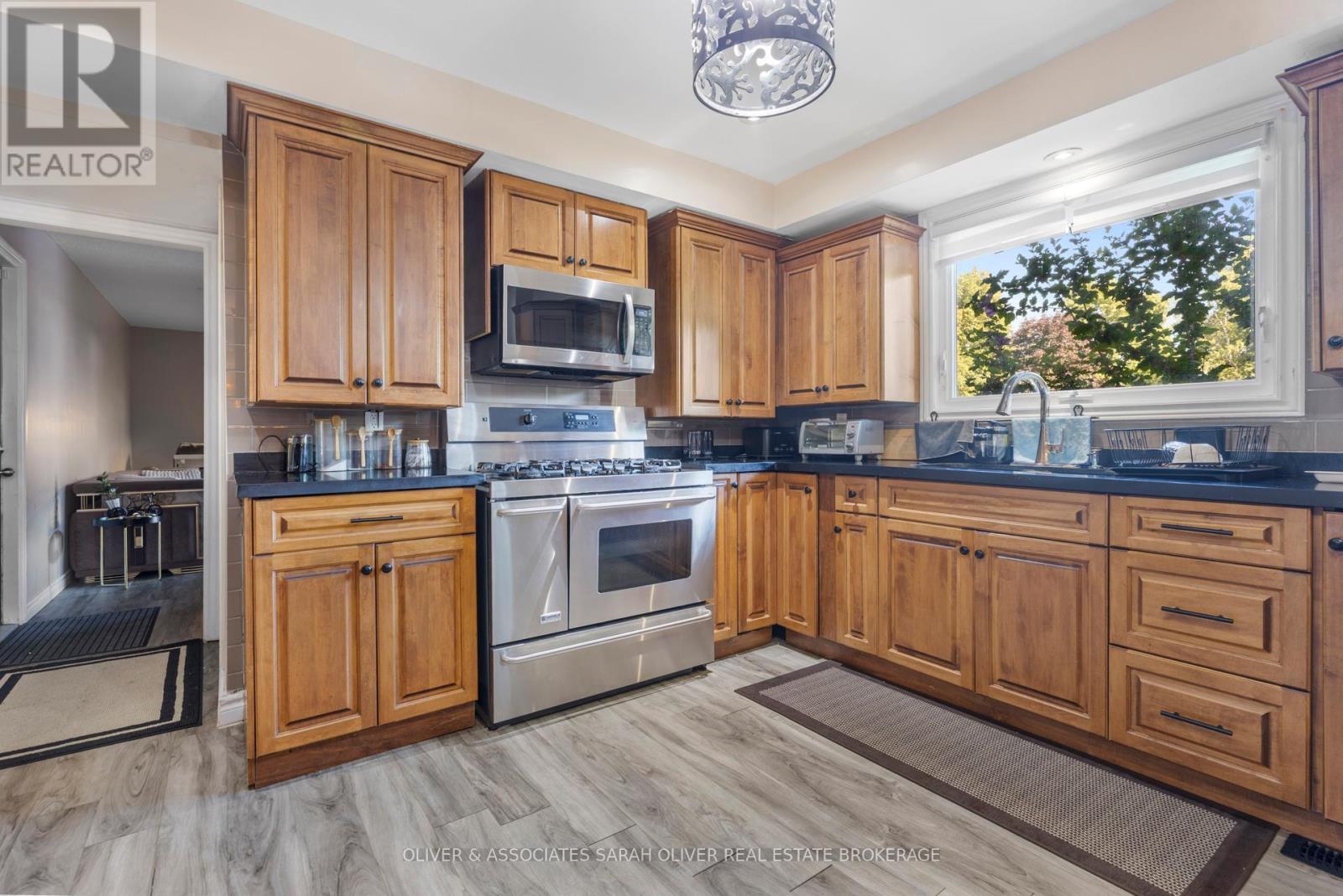 55 Wentworth Court, London South, Ontario  N6J 3W5 - Photo 9 - X12327469