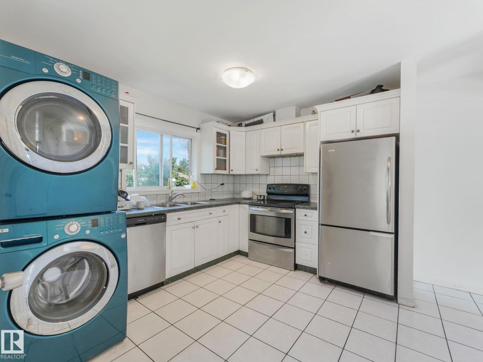 Property at 3432 60 ST NW image 5