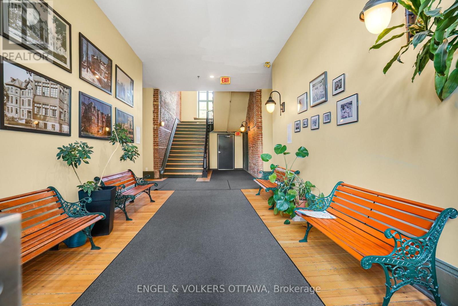 206 - 589 Rideau Street, Ottawa, Ontario  K1N 6A1 - Photo 3 - X12327429
