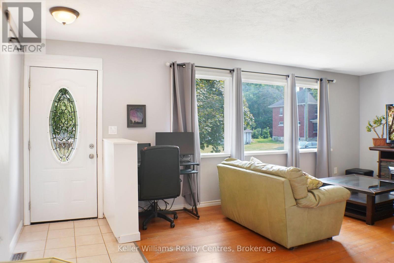 78 Elgin Avenue, Arran-Elderslie, Ontario  N0H 2N0 - Photo 11 - X12153809