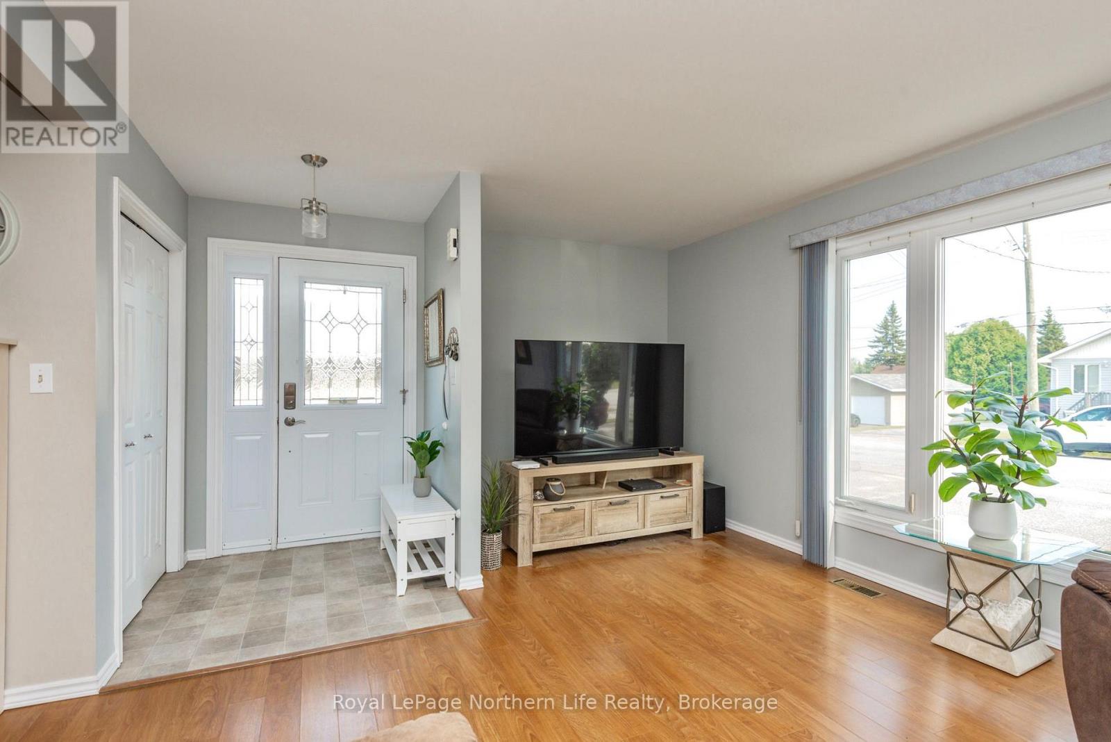 Property at 252 GOULD AVENUE image 4