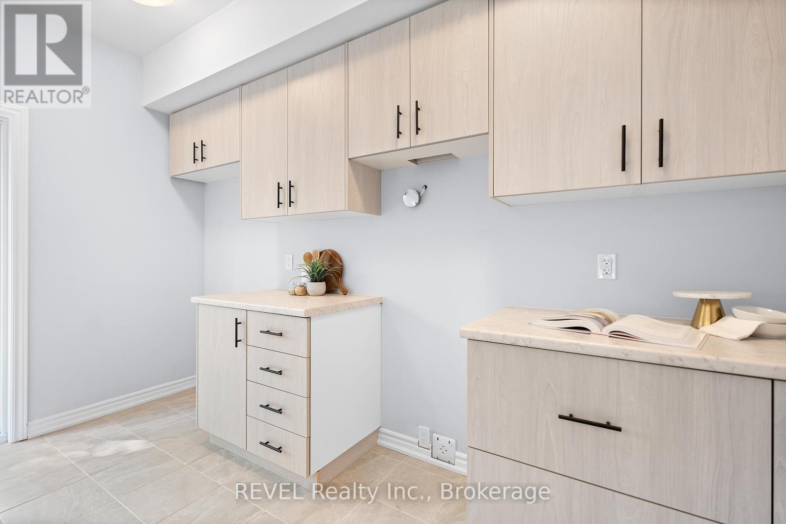 49 - 5672 Dorchester Road, Niagara Falls, Ontario  L2G 5S3 - Photo 10 - X12327514