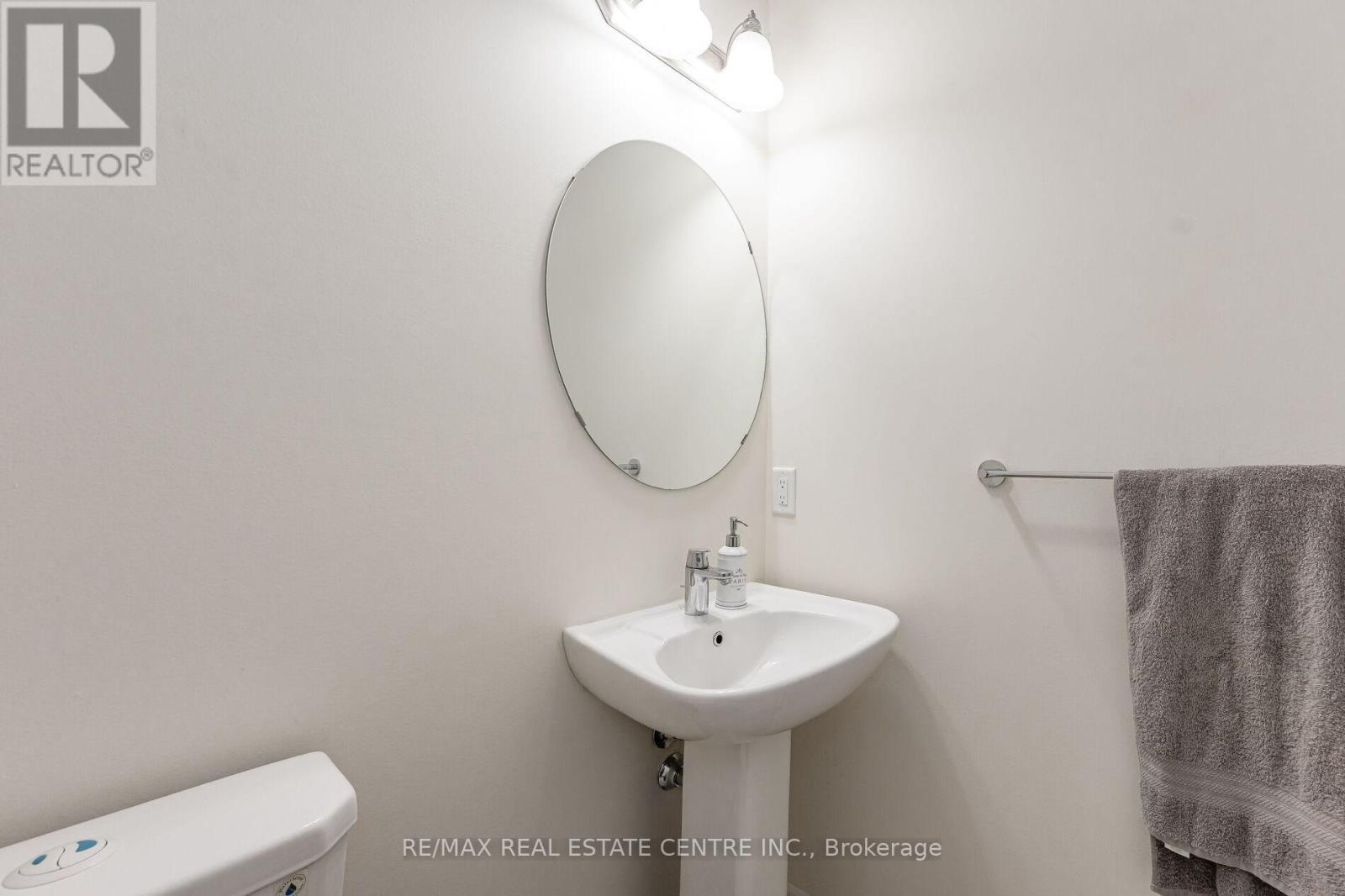 2453 Village Common, Oakville, Ontario  L6M 0S2 - Photo 17 - W12327321