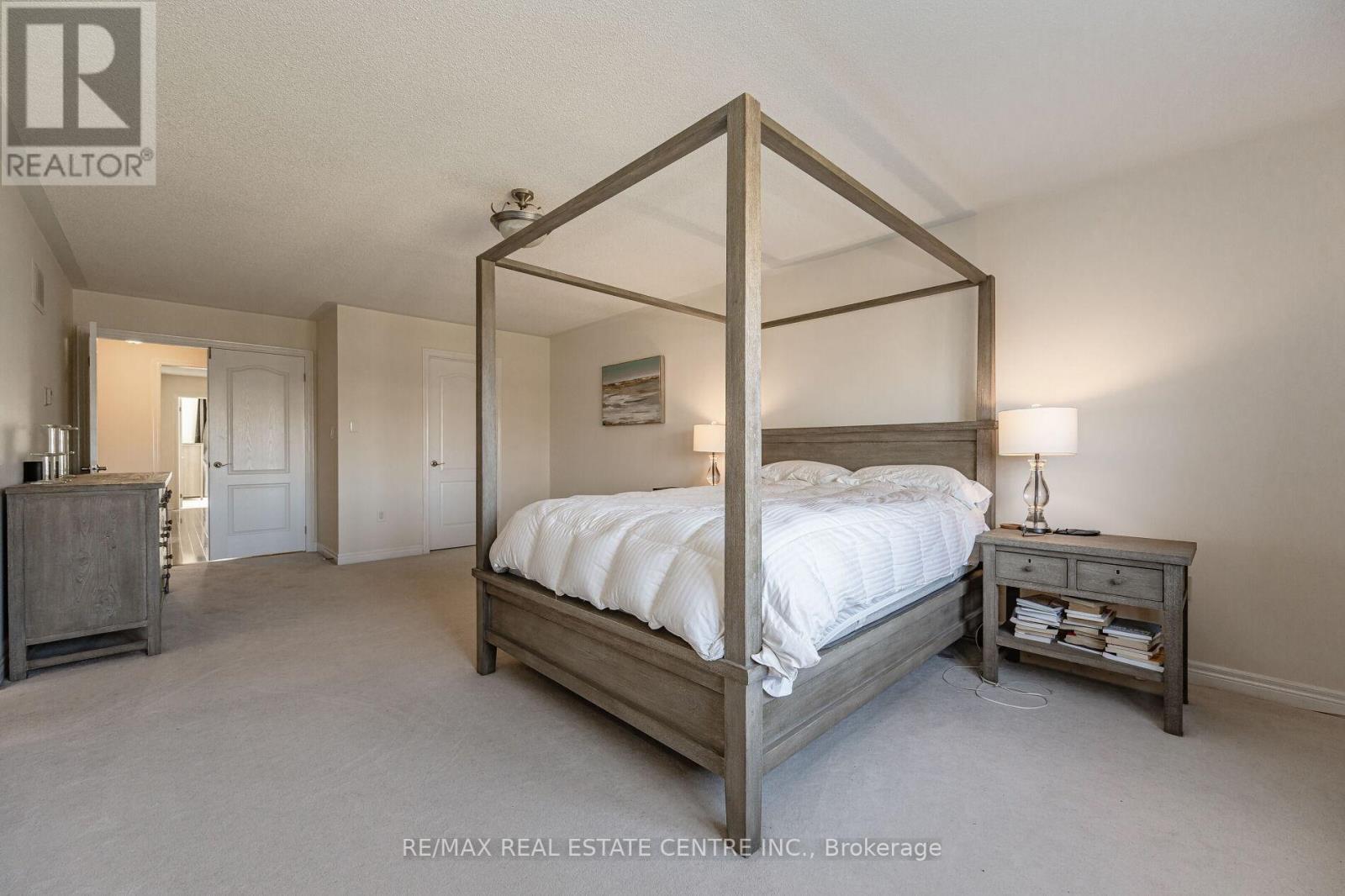 2453 Village Common, Oakville, Ontario  L6M 0S2 - Photo 21 - W12327321