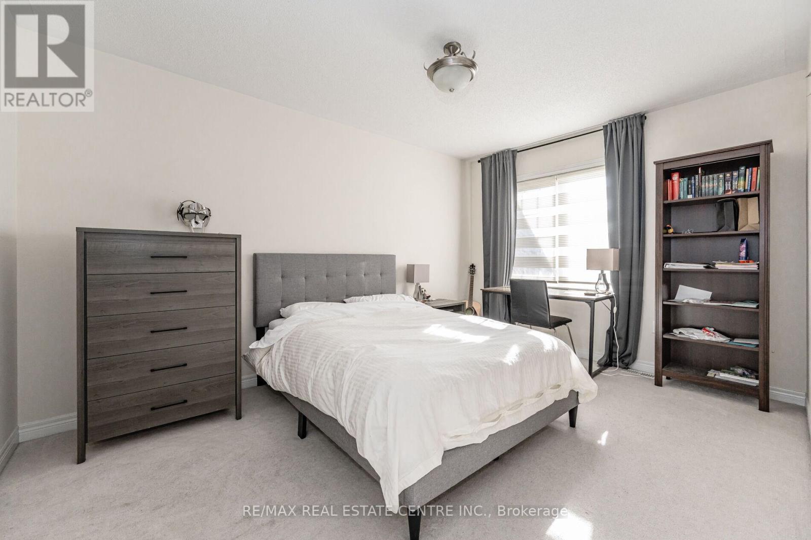 2453 Village Common, Oakville, Ontario  L6M 0S2 - Photo 25 - W12327321