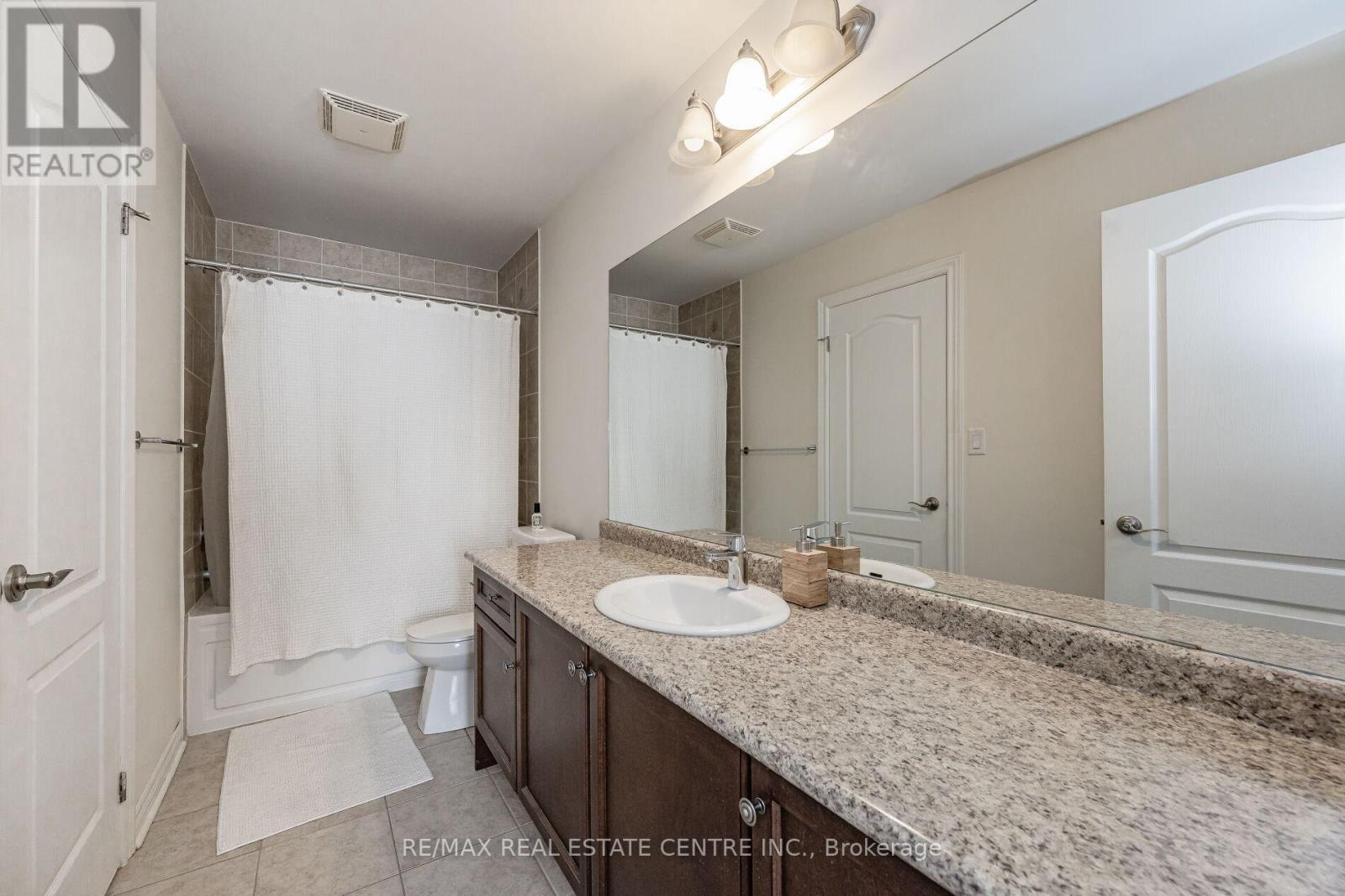 2453 Village Common, Oakville, Ontario  L6M 0S2 - Photo 27 - W12327321