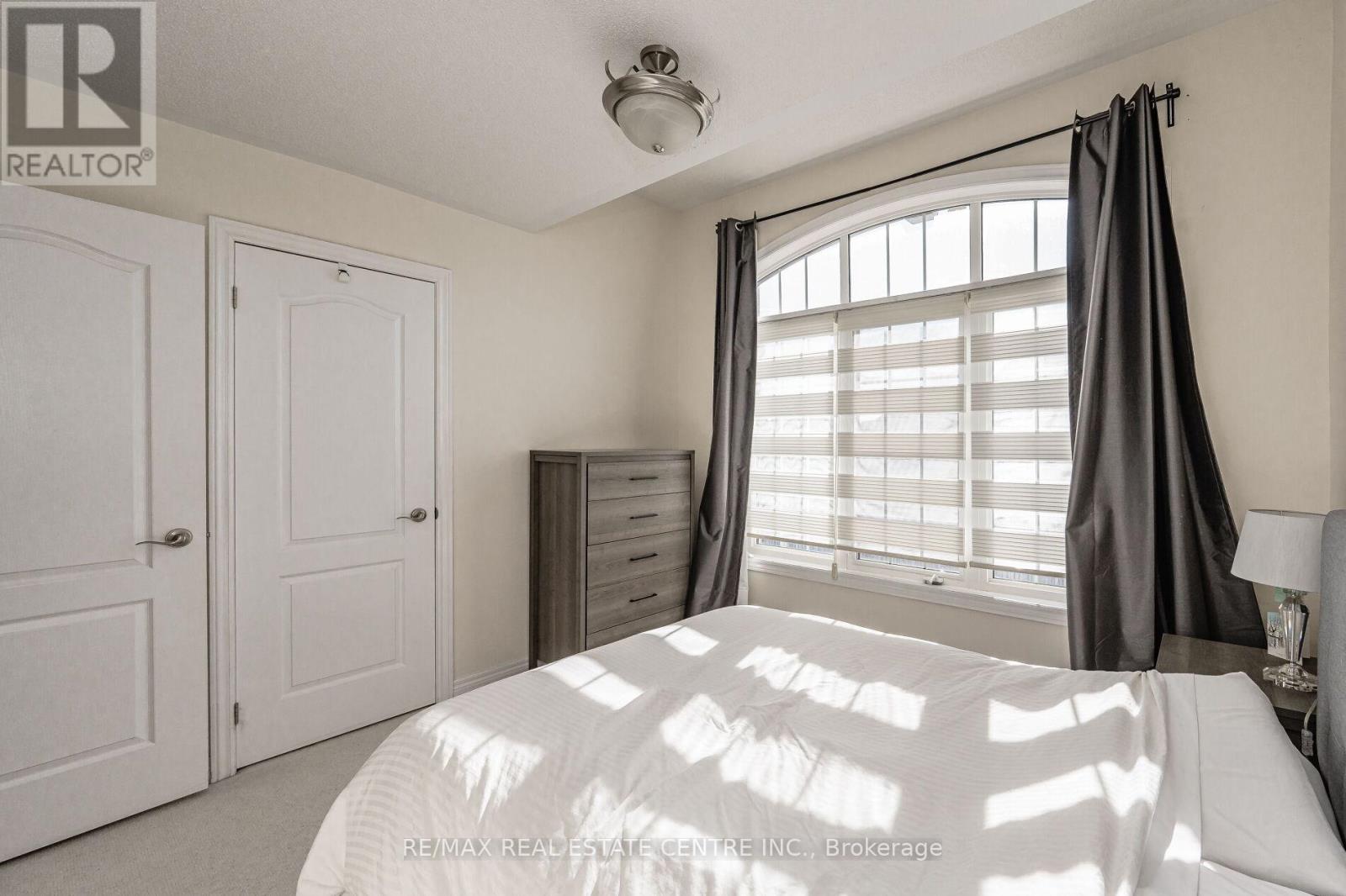2453 Village Common, Oakville, Ontario  L6M 0S2 - Photo 29 - W12327321