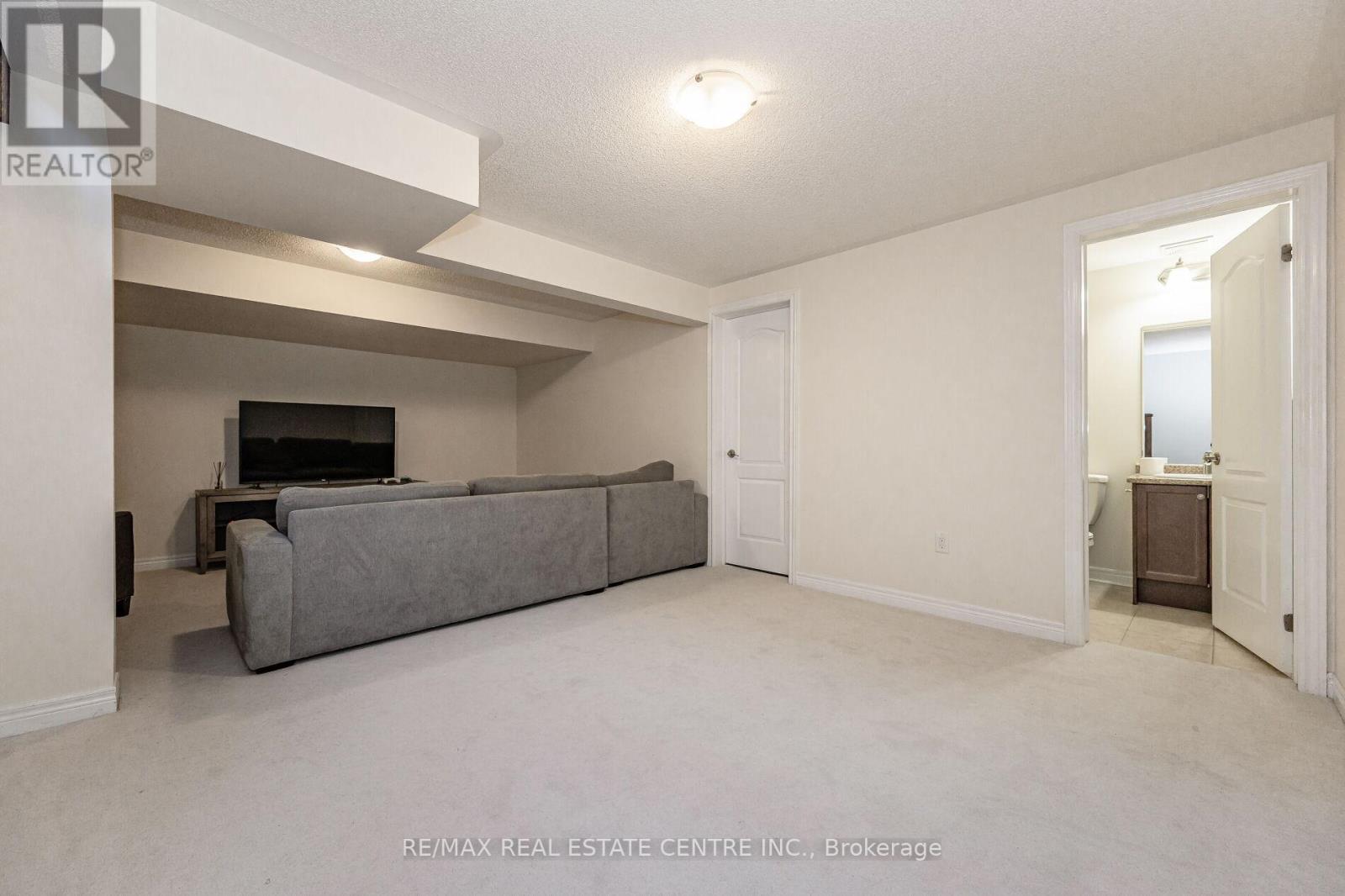 2453 Village Common, Oakville, Ontario  L6M 0S2 - Photo 32 - W12327321