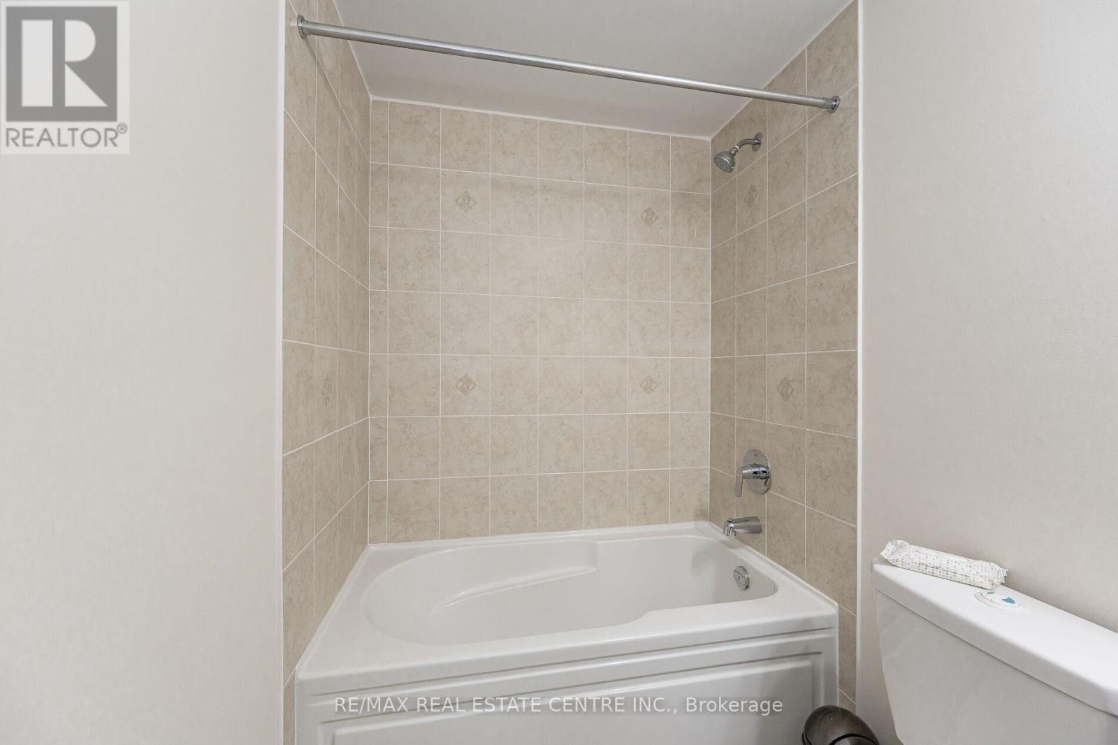 2453 Village Common, Oakville, Ontario  L6M 0S2 - Photo 37 - W12327321