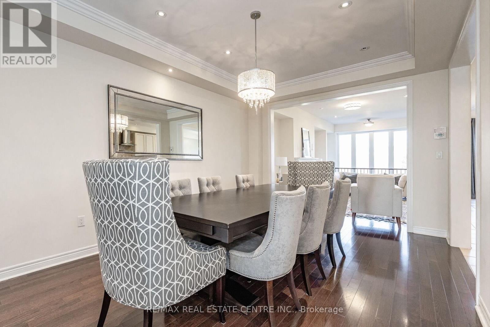 2453 Village Common, Oakville, Ontario  L6M 0S2 - Photo 7 - W12327321