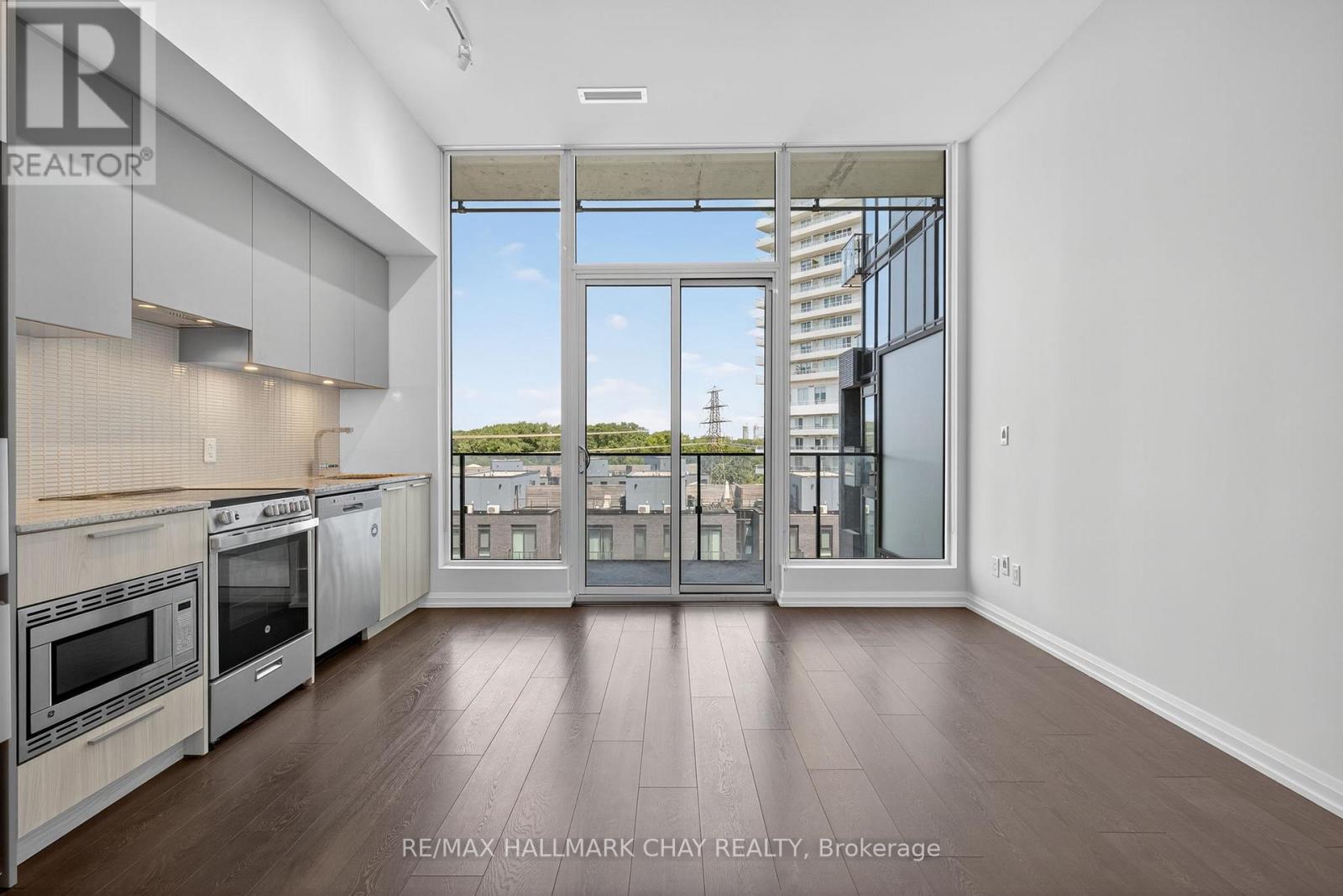 Property at 522 - 4208 DUNDAS STREET W image 4