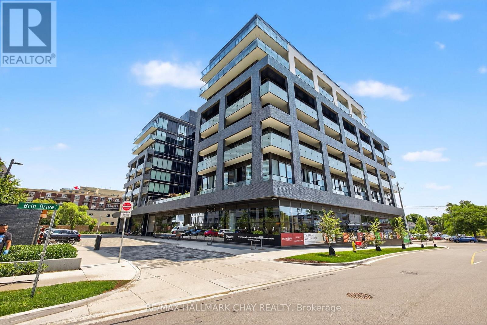 Property at 522 - 4208 DUNDAS STREET W image 2
