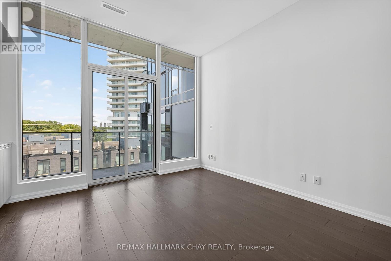Property at 522 - 4208 DUNDAS STREET W image 5