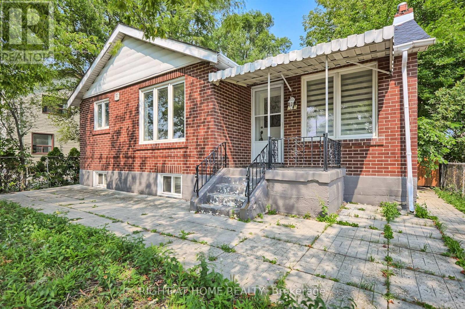 Property at 1081 VICTORIA PARK AVENUE image 1