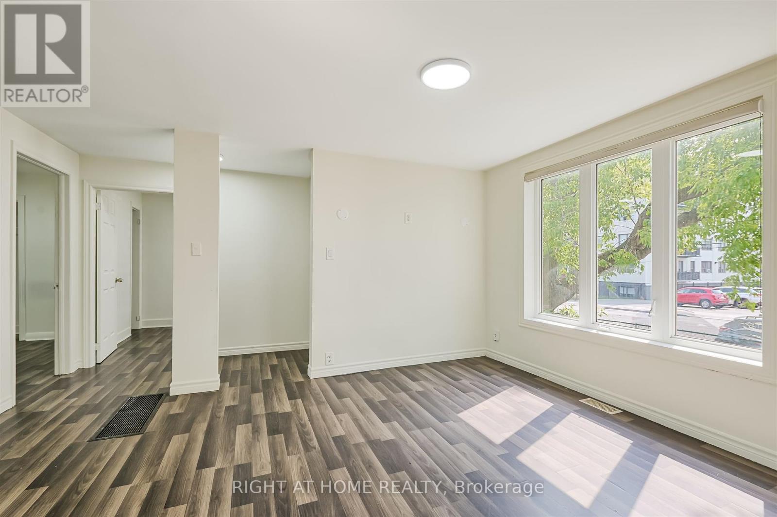 Property at 1081 VICTORIA PARK AVENUE image 4