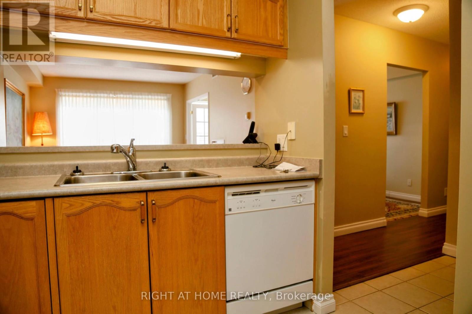 507 - 90 Dean Avenue, Barrie (Painswick South), Ontario  L4N 0M3 - Photo 6 - S9231440