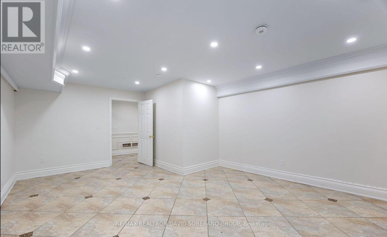 10 Bainbridge Avenue, Toronto, Ontario  M3H 2J7 - Photo 30 - C12325264