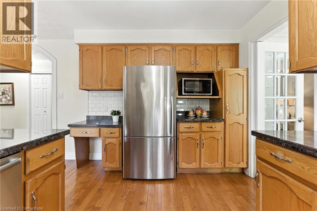 Property at 286 LLOYMINN Avenue image 4