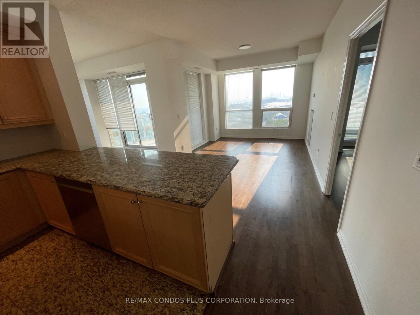1714 - 628 Fleet Street, Toronto, Ontario  M5V 1A9 - Photo 5 - C12327347