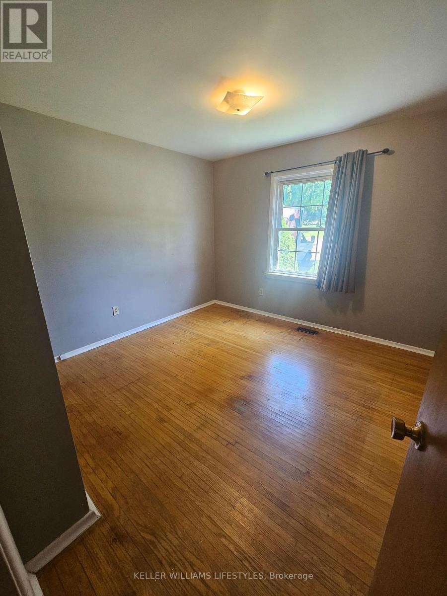 48 Honeysuckle Crescent, London East, Ontario  N5Y 4P4 - Photo 16 - X12327604