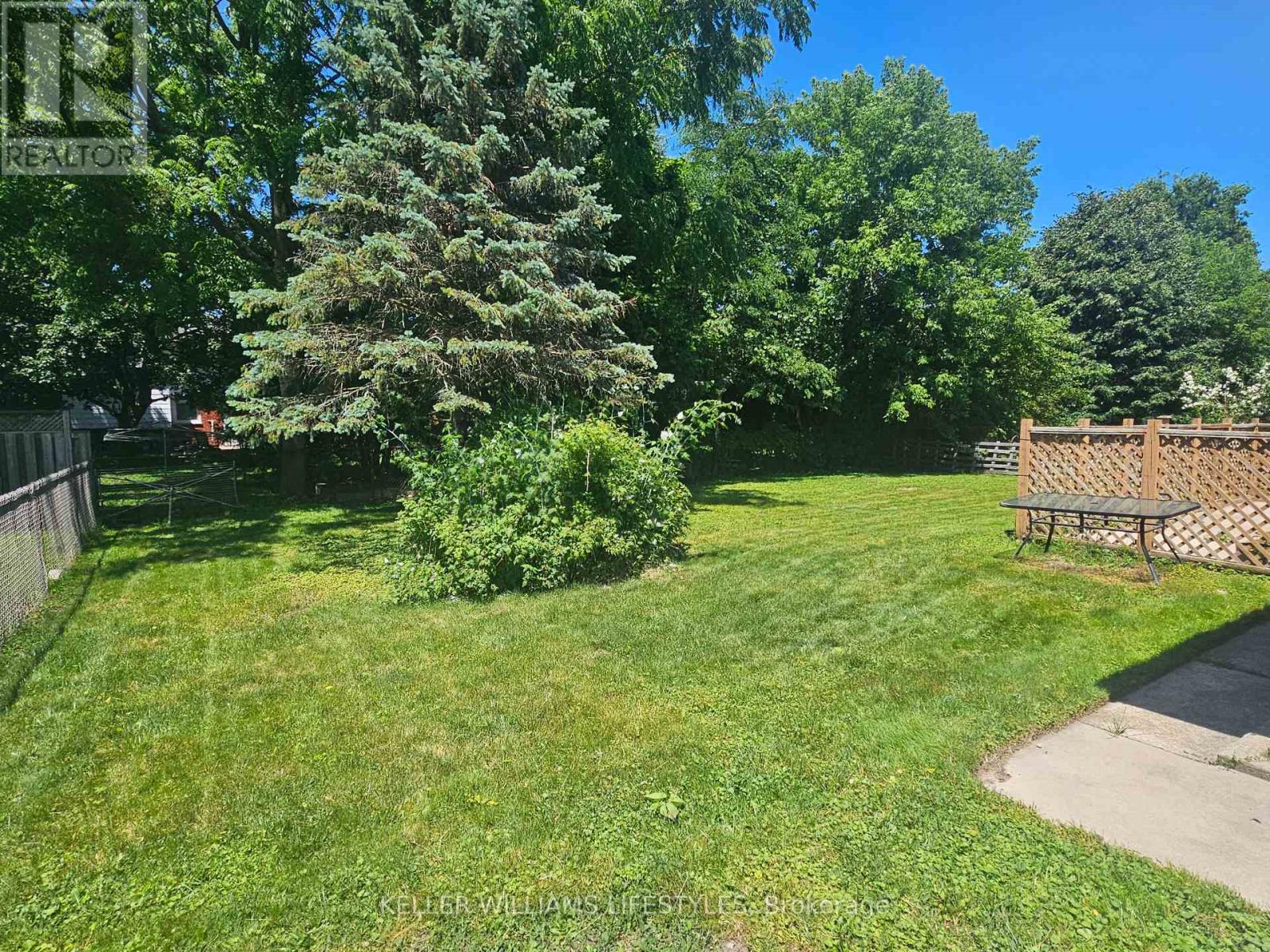 48 Honeysuckle Crescent, London East, Ontario  N5Y 4P4 - Photo 25 - X12327604