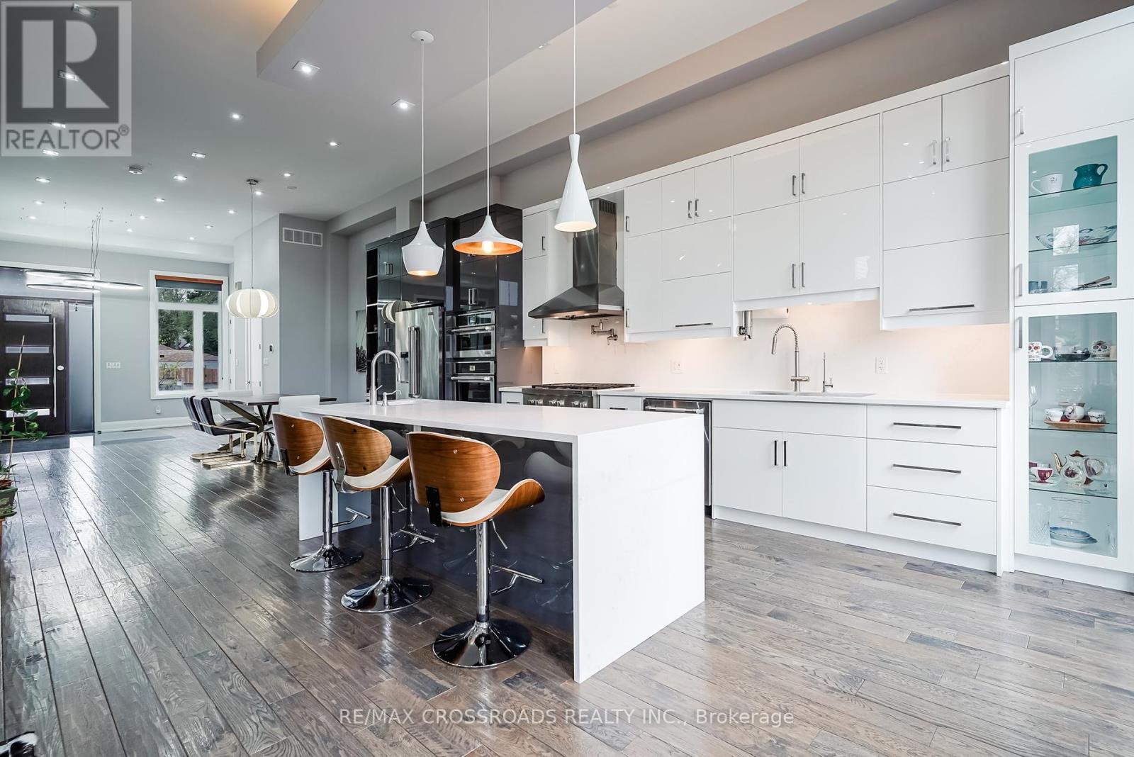 1a Roblin Avenue, Toronto, Ontario  M4C 3P7 - Photo 14 - E12327350