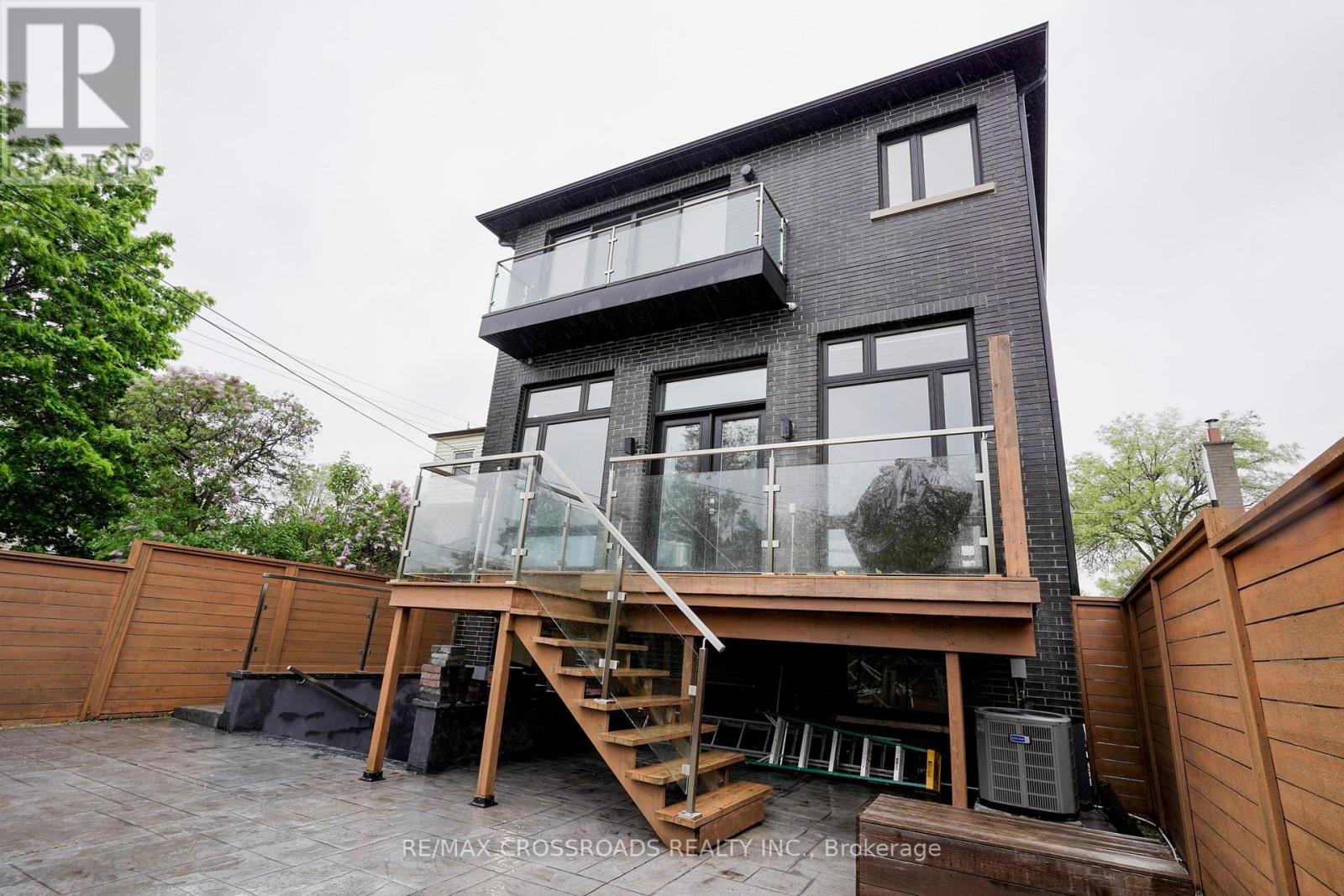 1a Roblin Avenue, Toronto, Ontario  M4C 3P7 - Photo 42 - E12327350