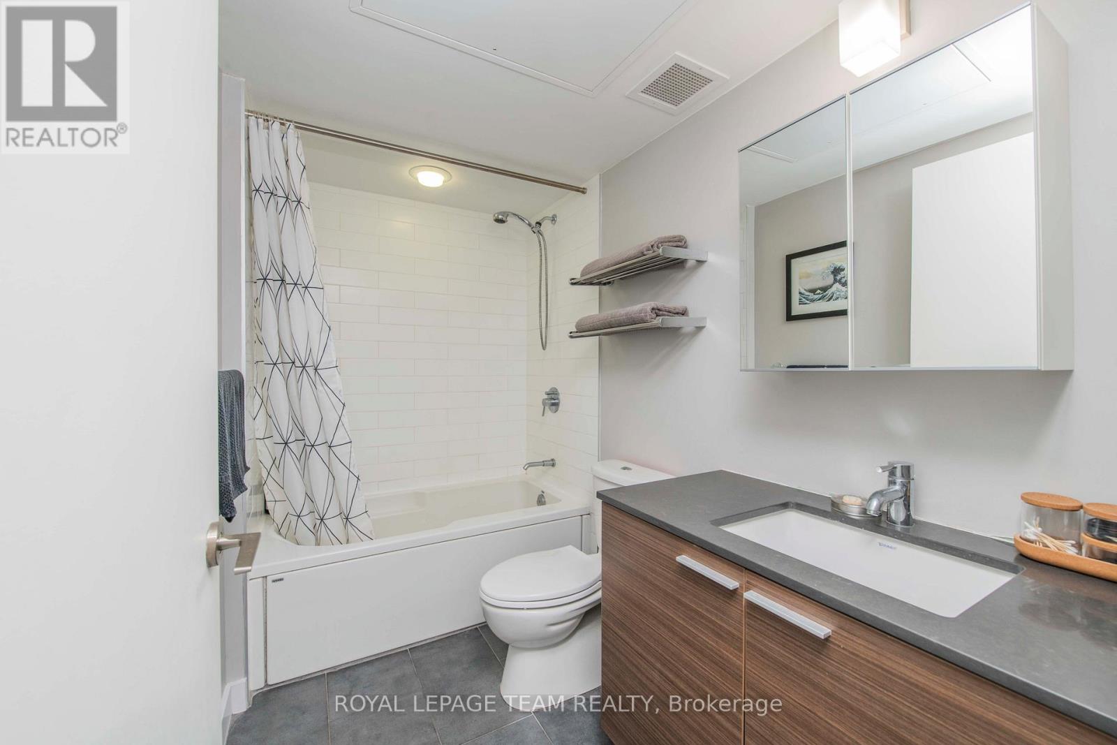 813 - 354 Gladstone Avenue, Ottawa, Ontario  K2P 0R4 - Photo 17 - X12327589