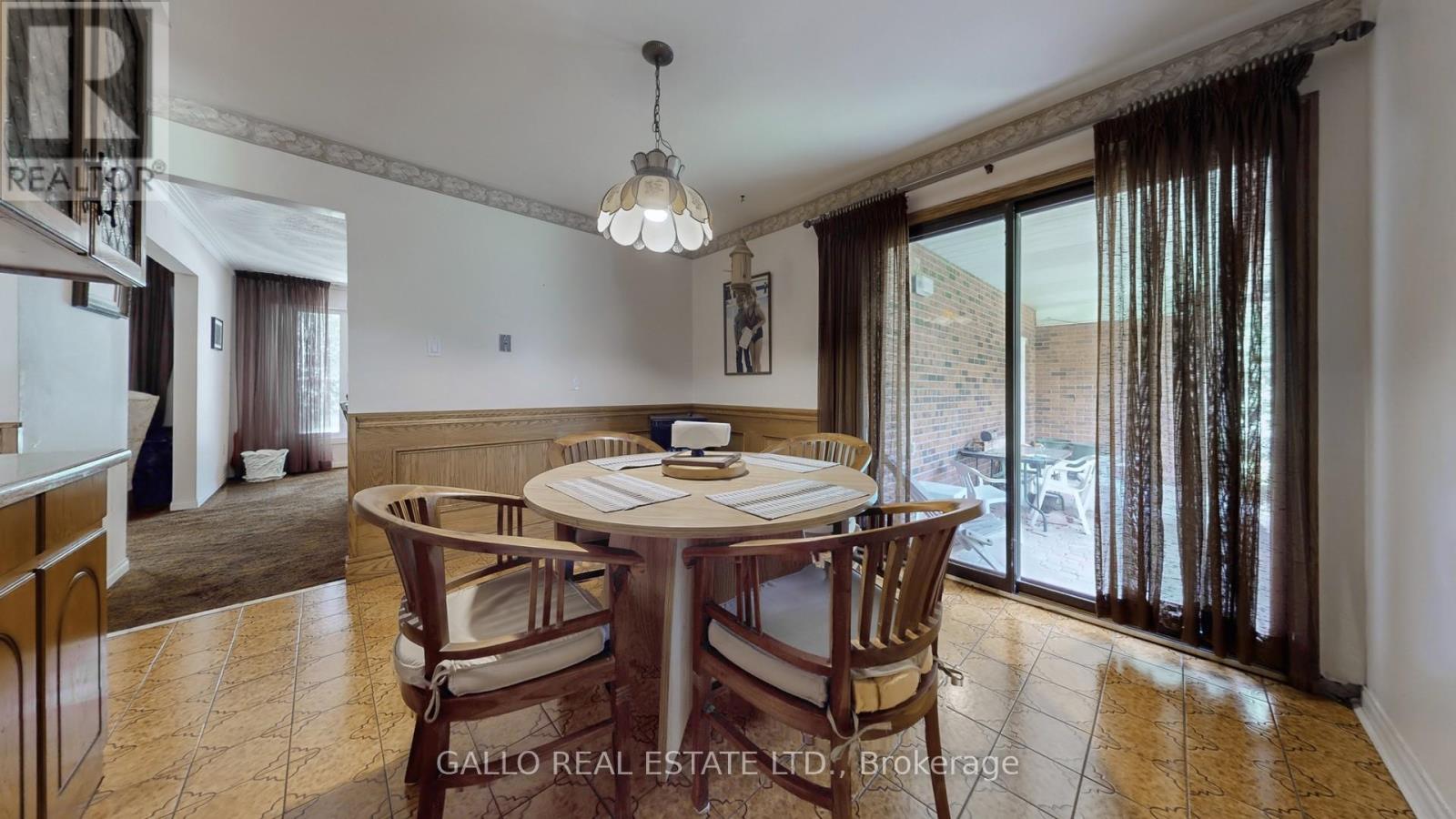 5 Thornbay Drive, Whitchurch-Stouffville, Ontario  L4A 7X3 - Photo 13 - N12327363