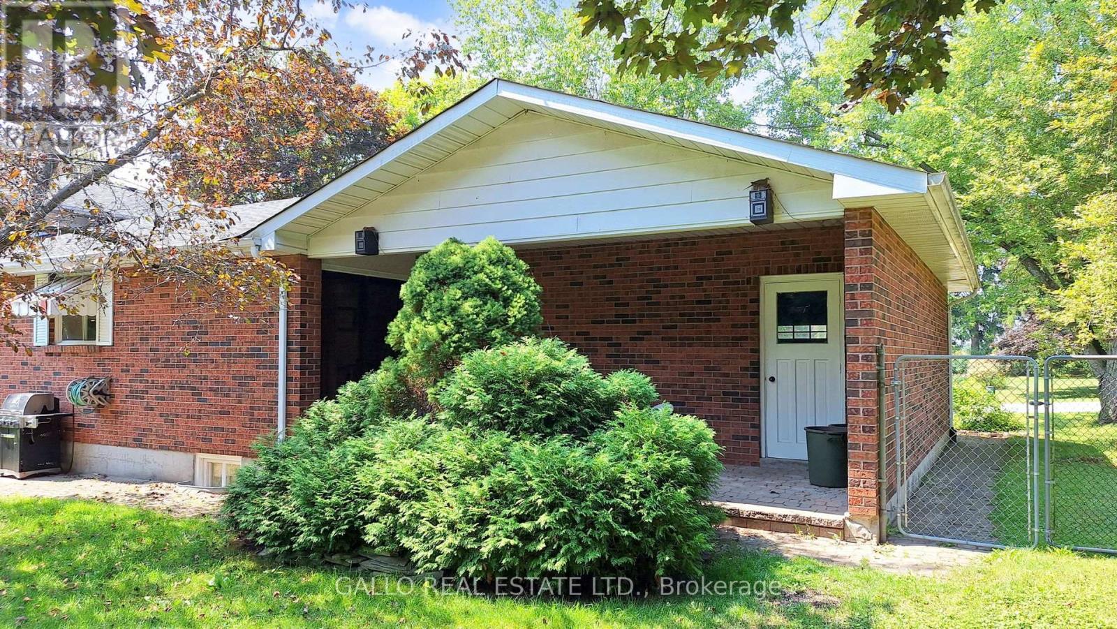 5 Thornbay Drive, Whitchurch-Stouffville, Ontario  L4A 7X3 - Photo 26 - N12327363