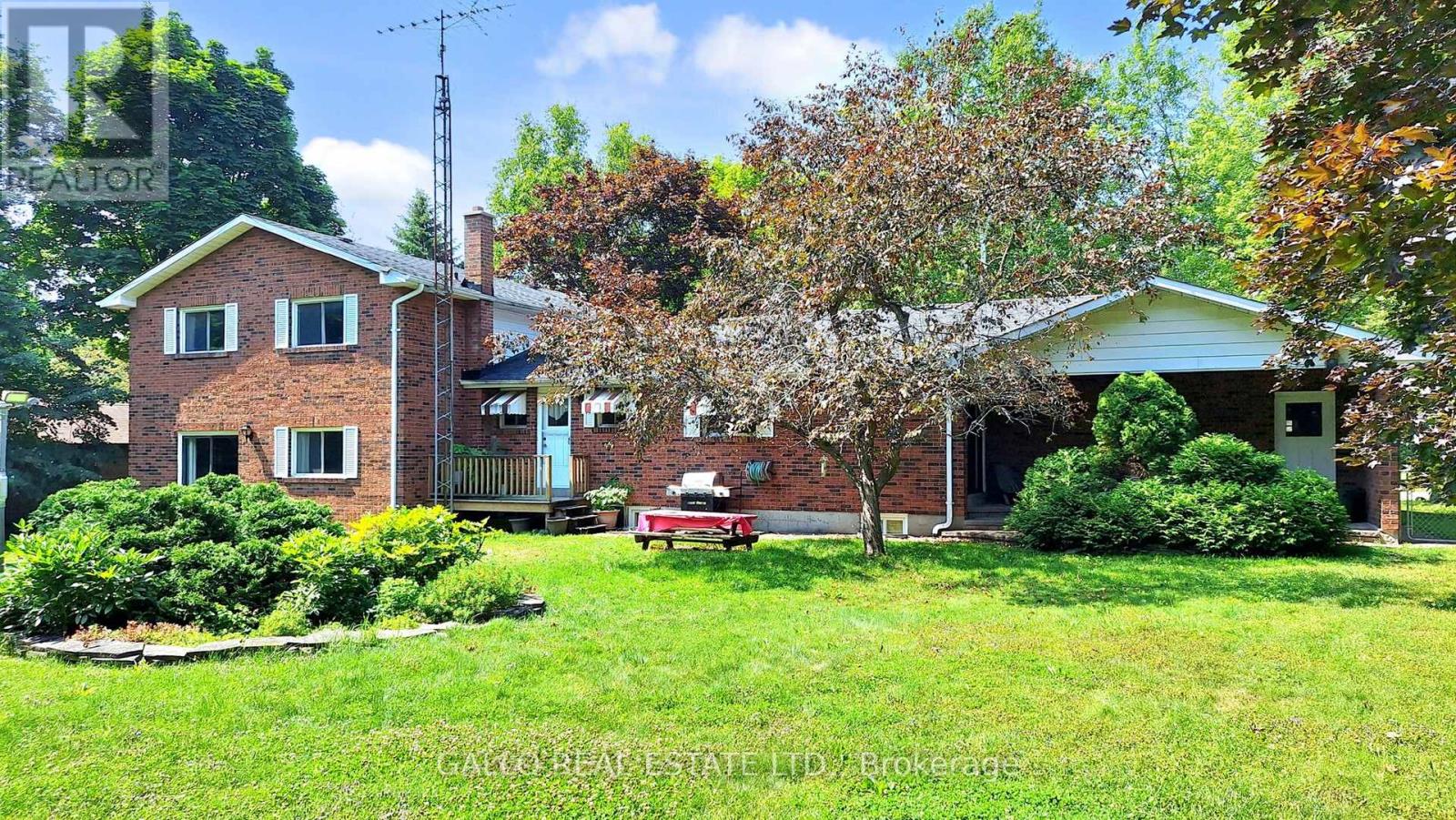 5 Thornbay Drive, Whitchurch-Stouffville, Ontario  L4A 7X3 - Photo 27 - N12327363