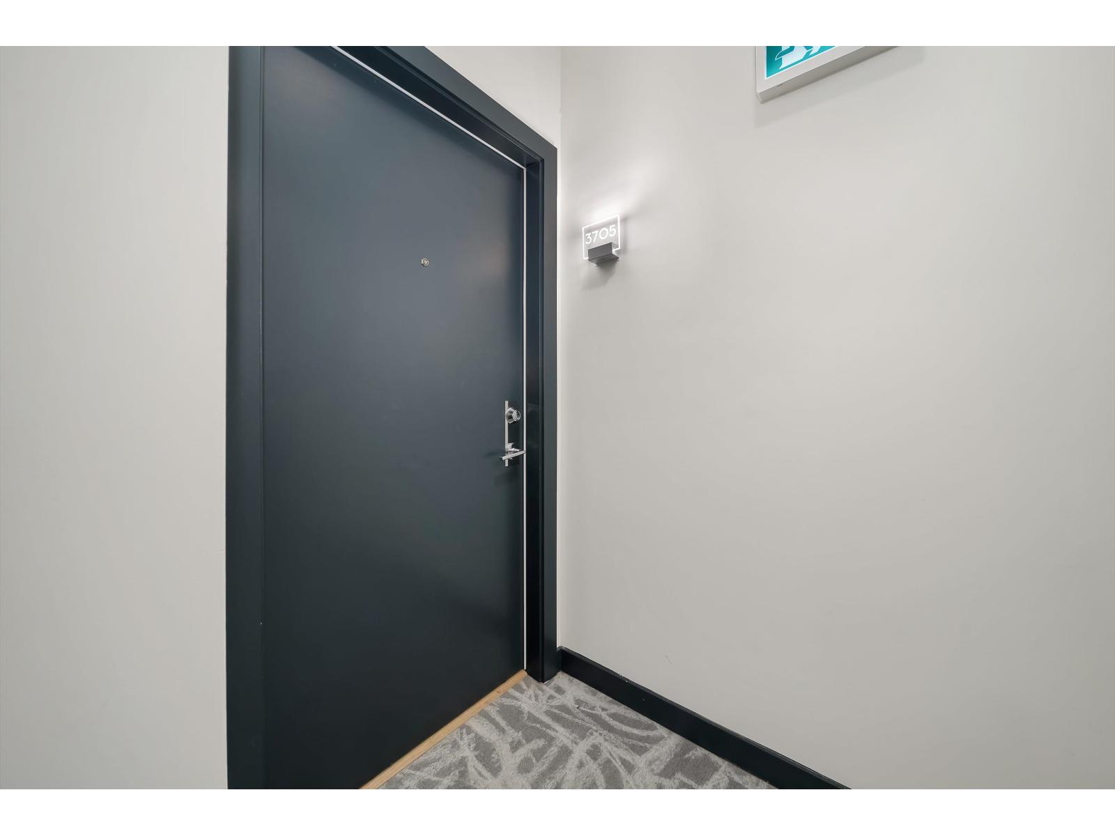 3705 13438 Central Avenue, Surrey, British Columbia  V3T 0N2 - Photo 2 - R3034139
