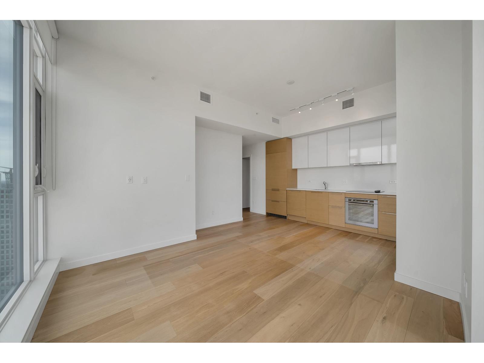 3705 13438 Central Avenue, Surrey, British Columbia  V3T 0N2 - Photo 9 - R3034139