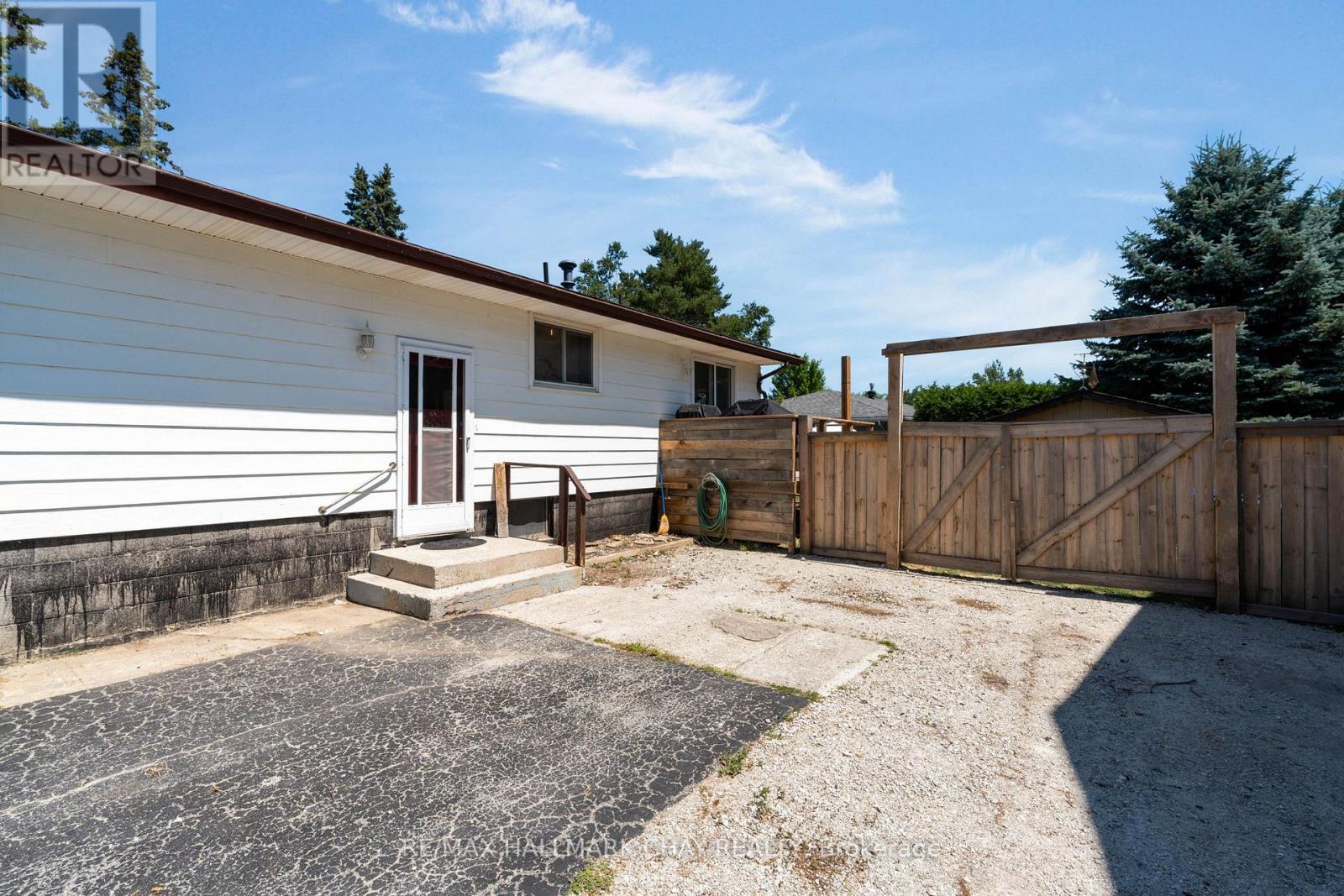 203 Sutherland Street N, Clearview, Ontario  L0M 1S0 - Photo 23 - S12327382