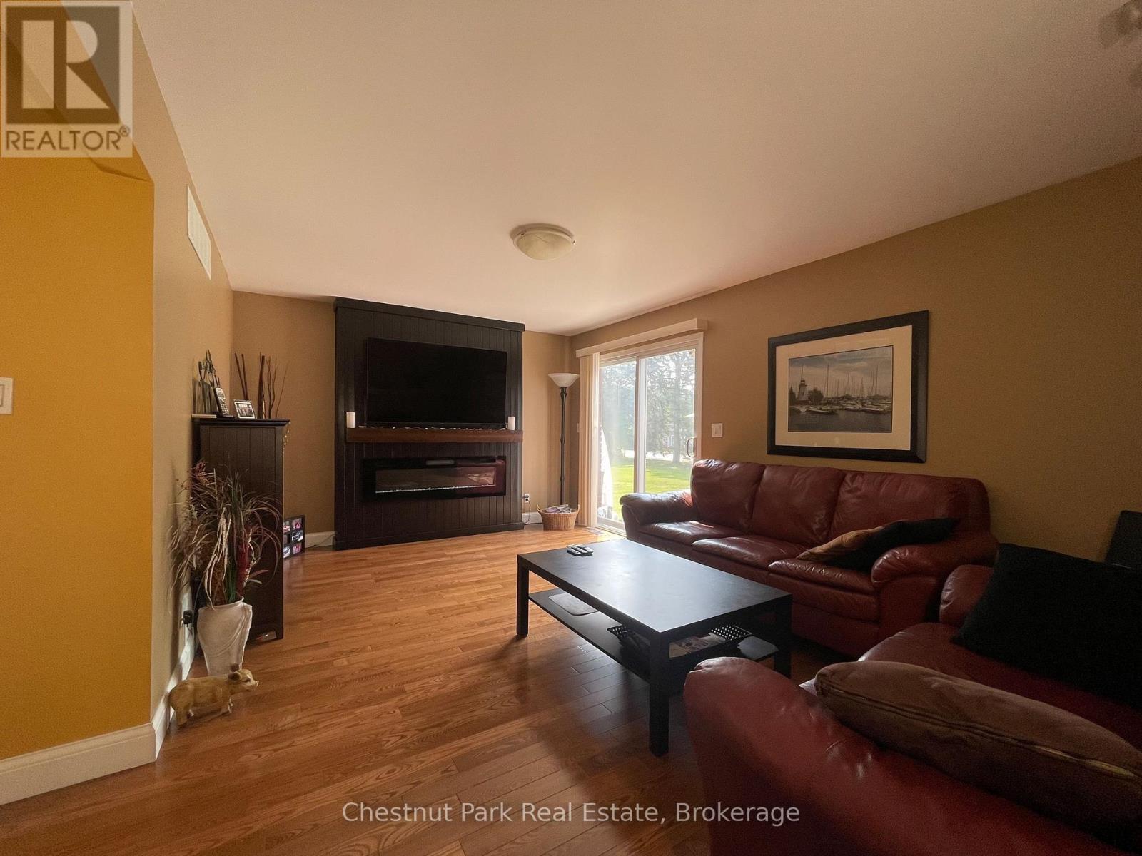 319 Gould Street, South Bruce Peninsula, Ontario  N0H 2T0 - Photo 8 - X12327574
