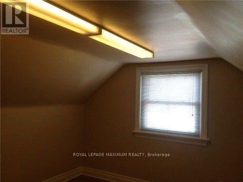 3832 Steels Avenue, Brampton, Ontario  L4T 4L7 - Photo 4 - W12327507