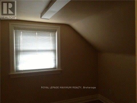 3832 Steels Avenue, Brampton, Ontario  L4T 4L7 - Photo 5 - W12327507