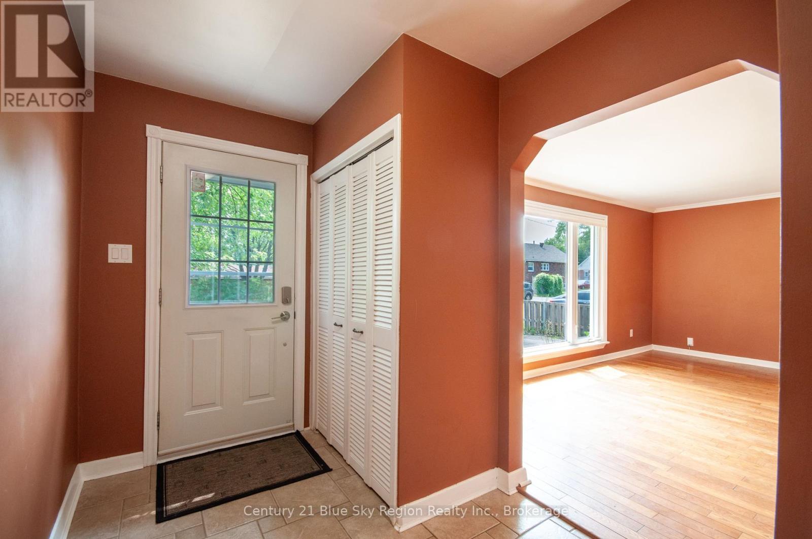 Property at 630 LORNE AVENUE image 3