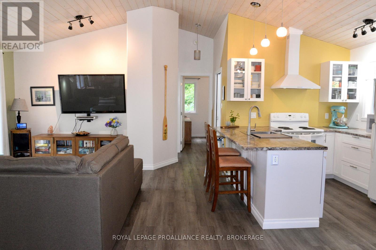 1099 Almost Lane, Frontenac (Frontenac North), Ontario  K0H 1C0 - Photo 11 - X12326575