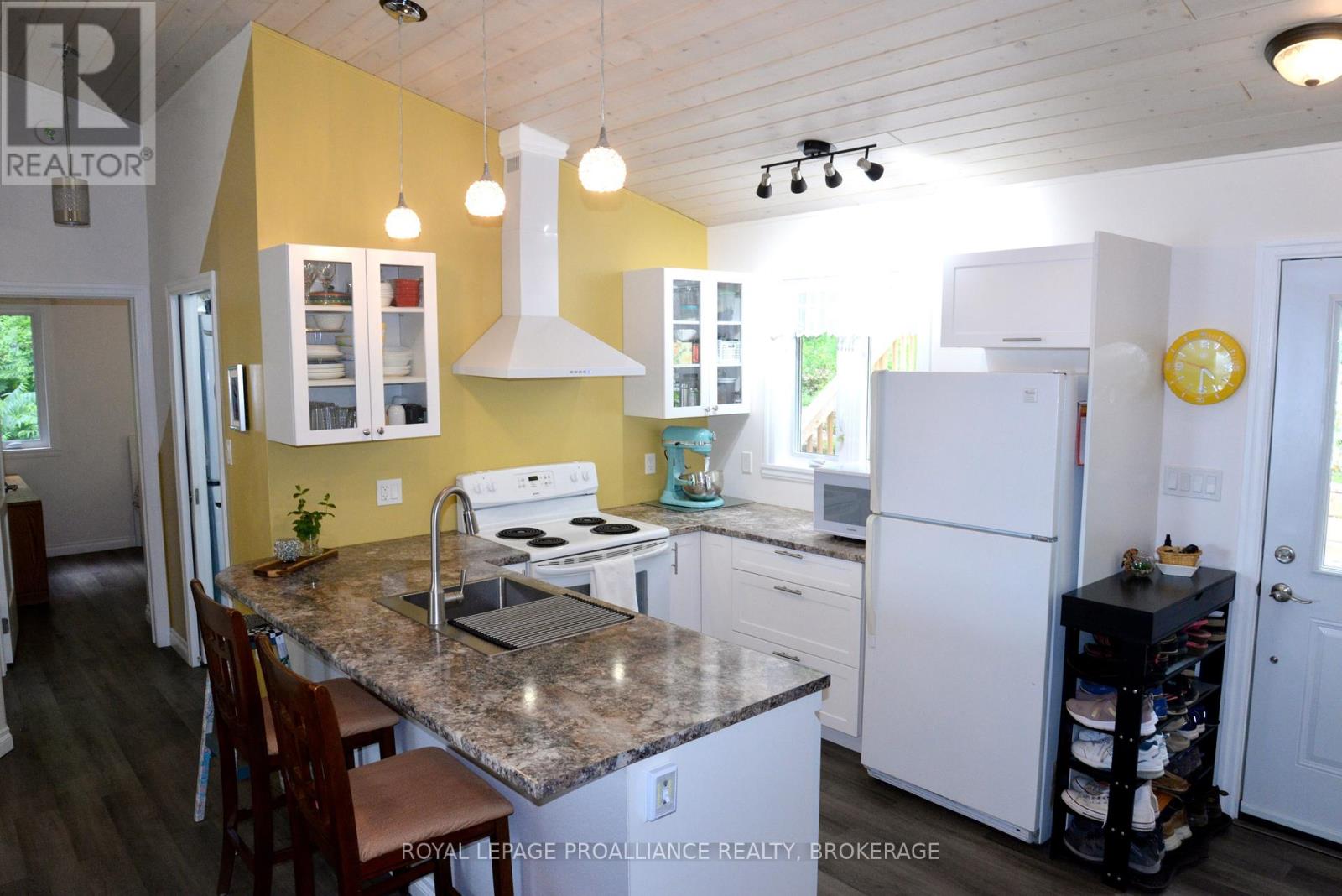 1099 Almost Lane, Frontenac (Frontenac North), Ontario  K0H 1C0 - Photo 8 - X12326575