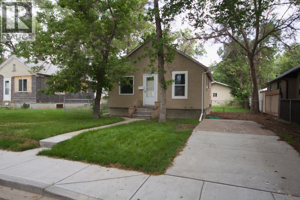 Property at 318 8 Street SE image 1