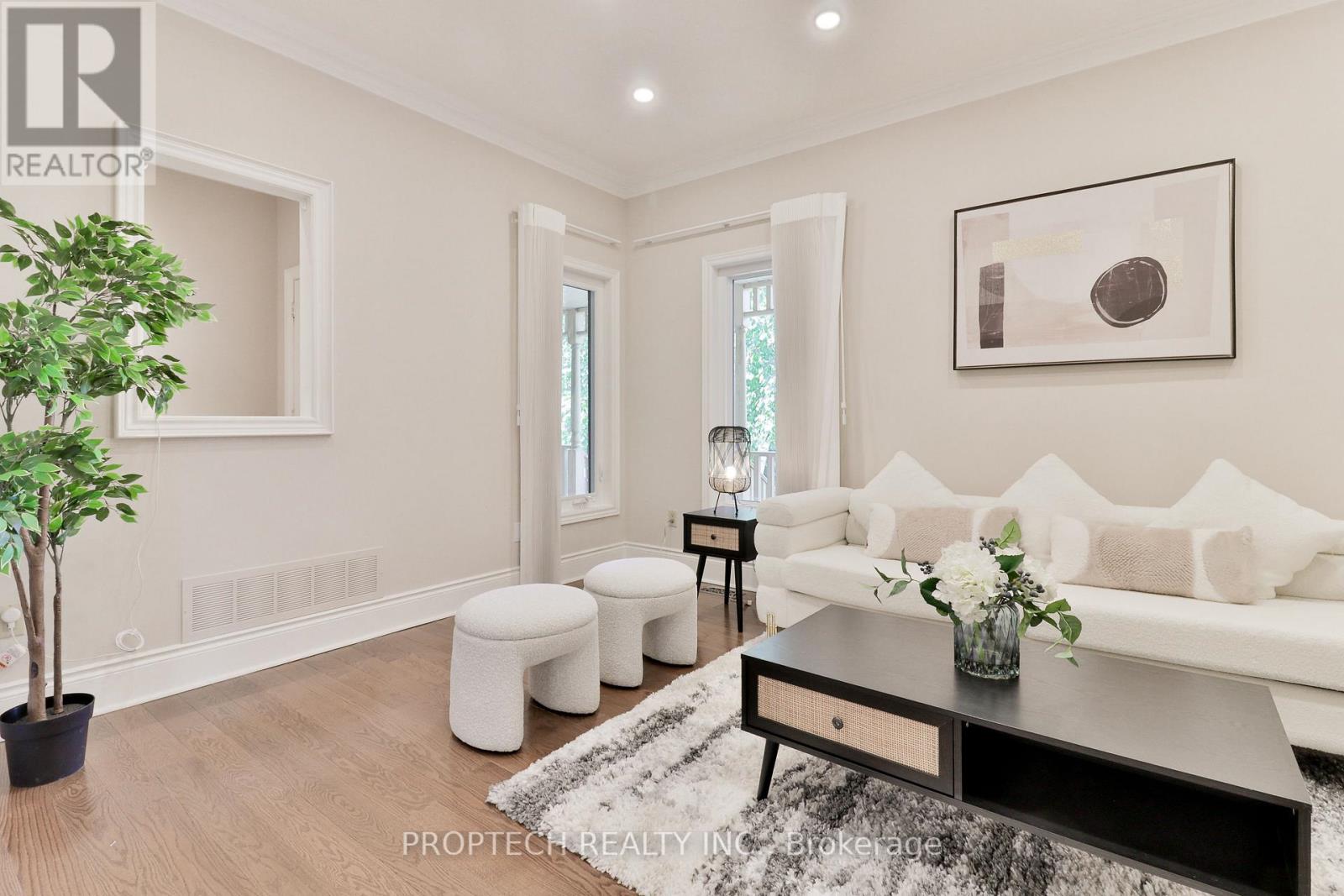 Property at 829 QUANTRA CRESCENT image 3