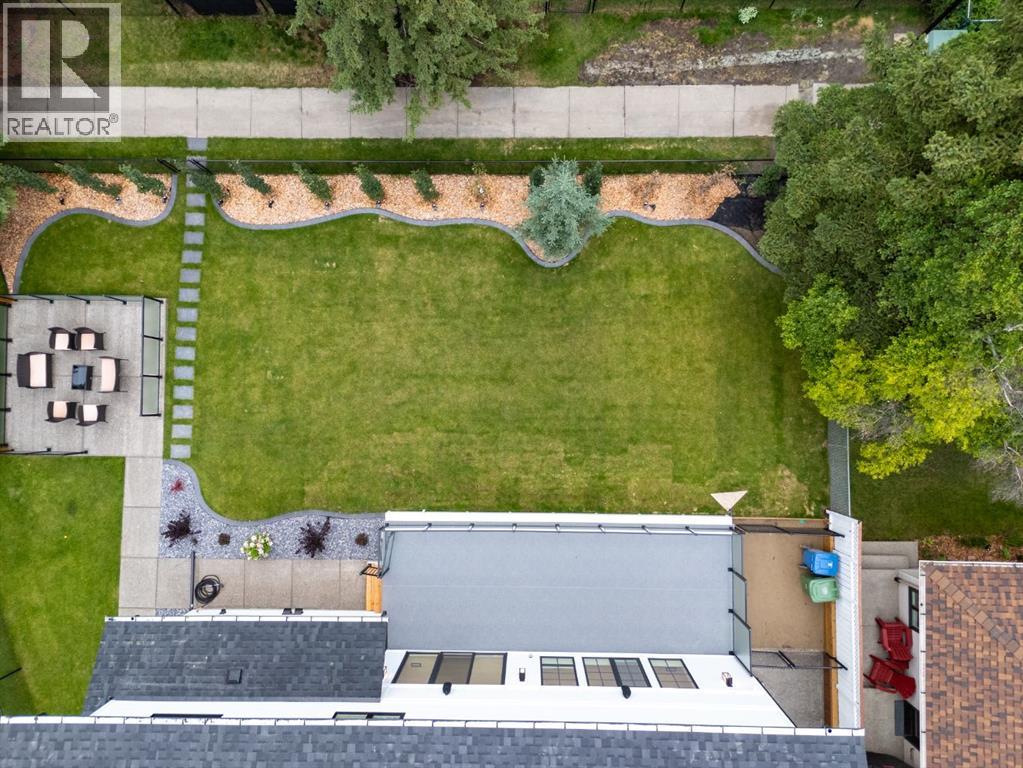 Property at 12 Vardana Place NW image 5