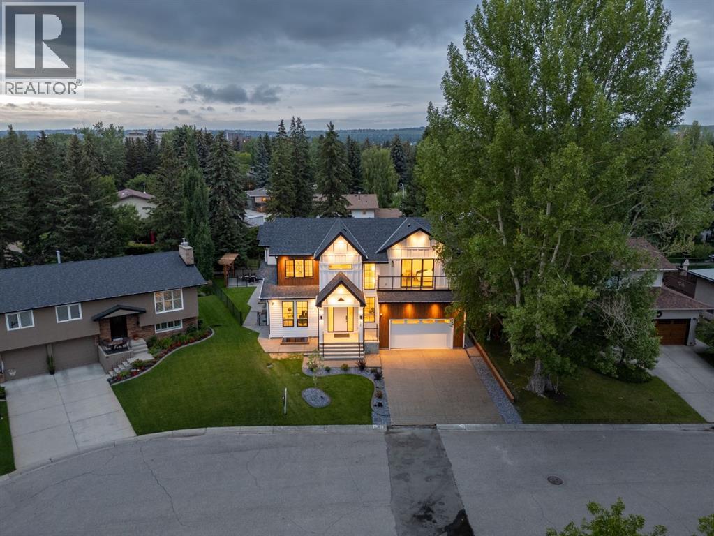 Property at 12 Vardana Place NW image 3